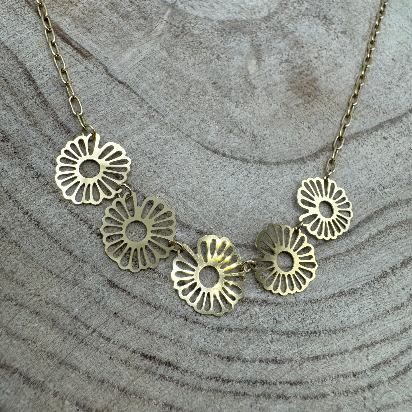 Fio 5 Flores Recortadas Dourado