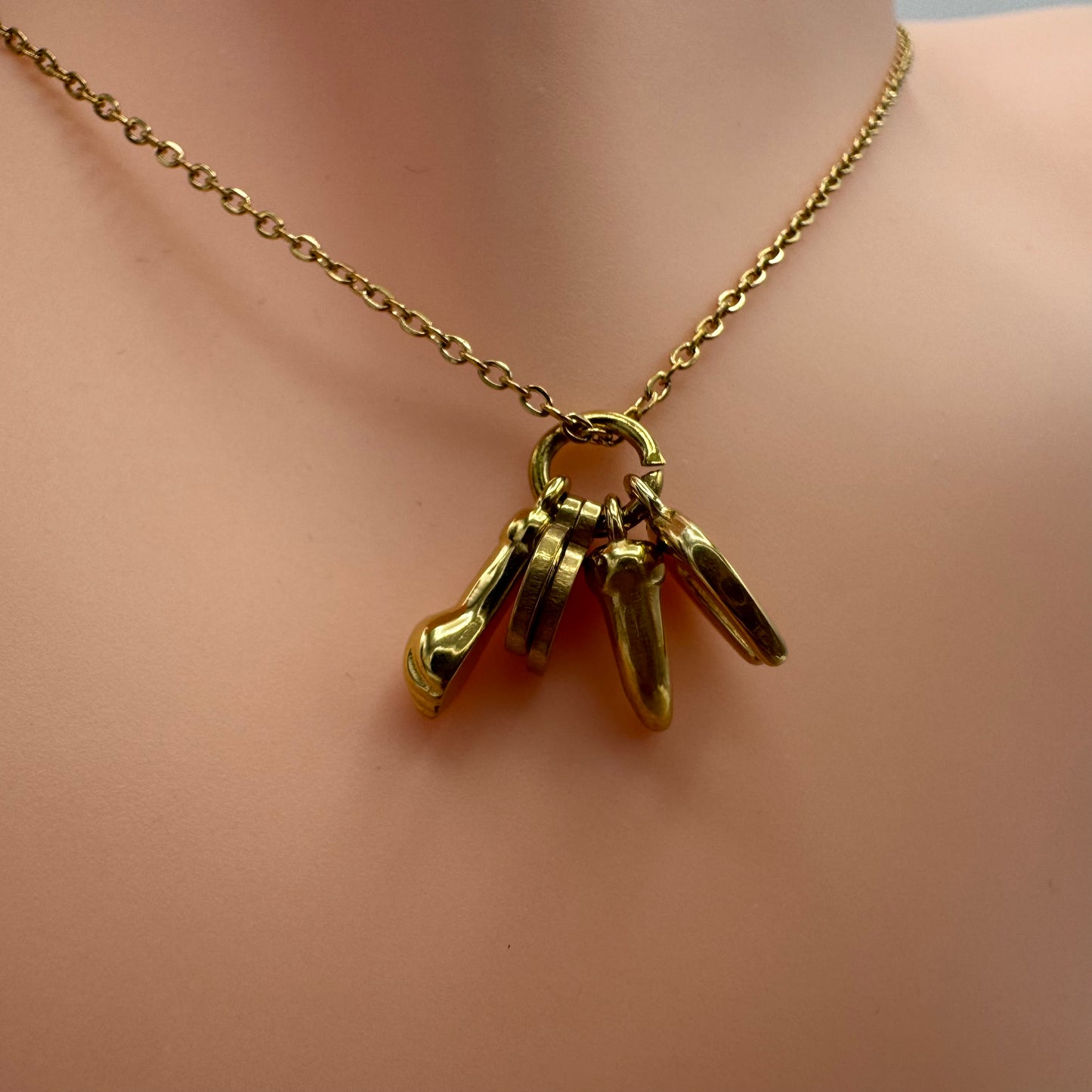 Fio Amuletos Inox Dourado