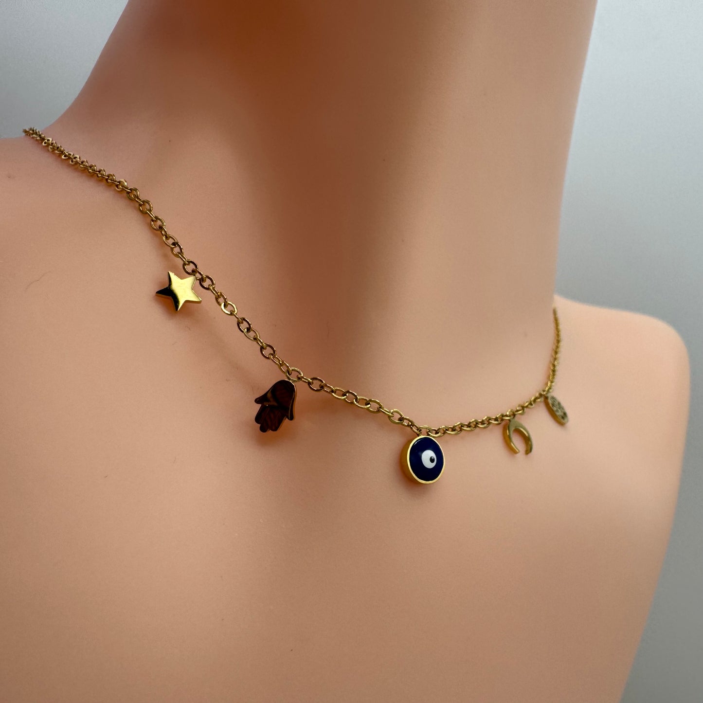 Fio com Simbolos Mini - Estrela, Mão, Olho, Lua e Árvore Dourado