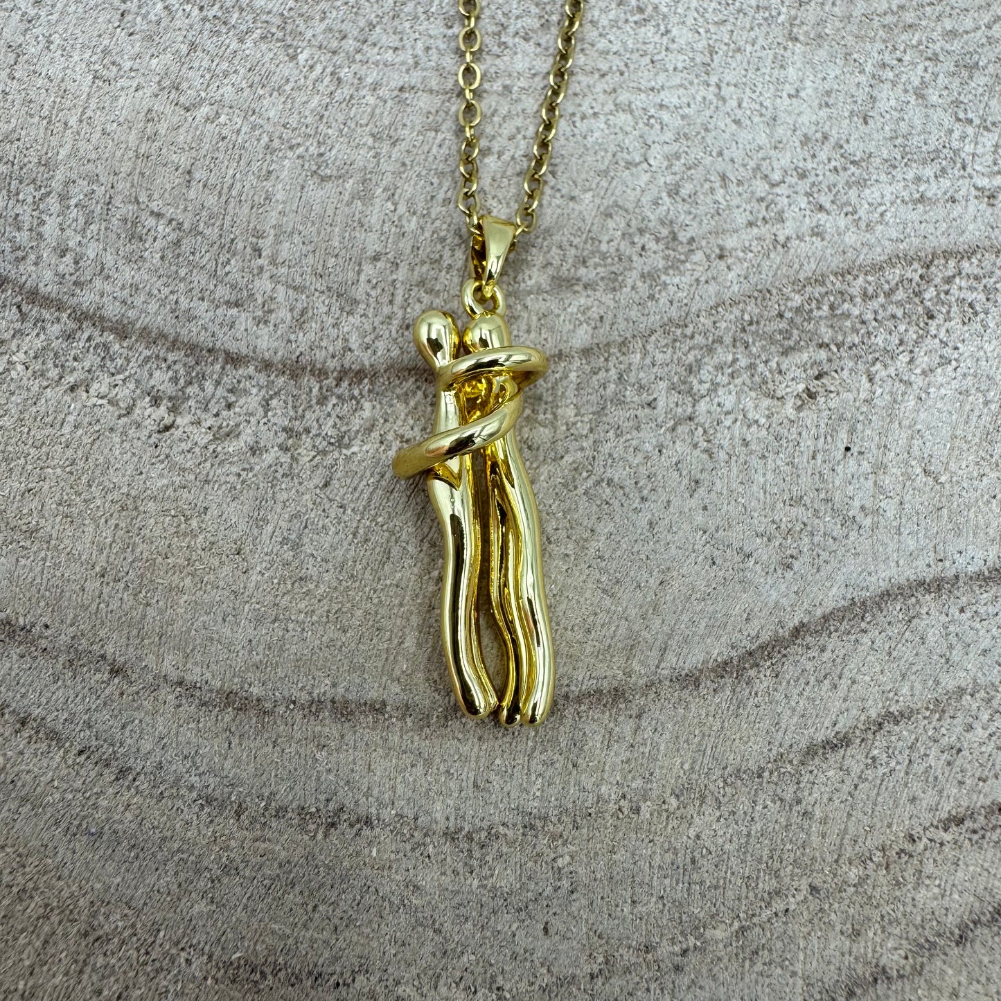 Fio Casal Abraçado Dourado