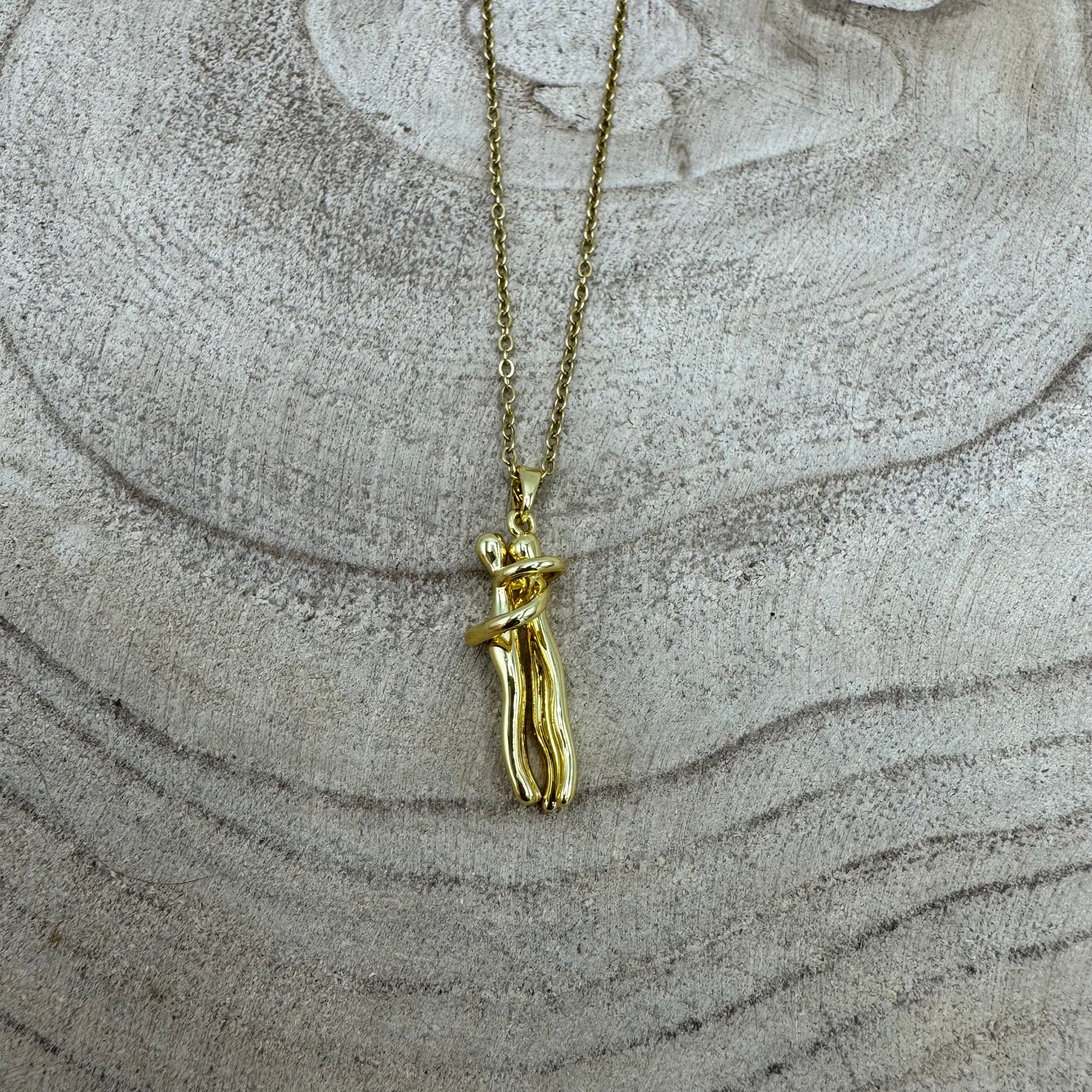 Fio Casal Abraçado Dourado