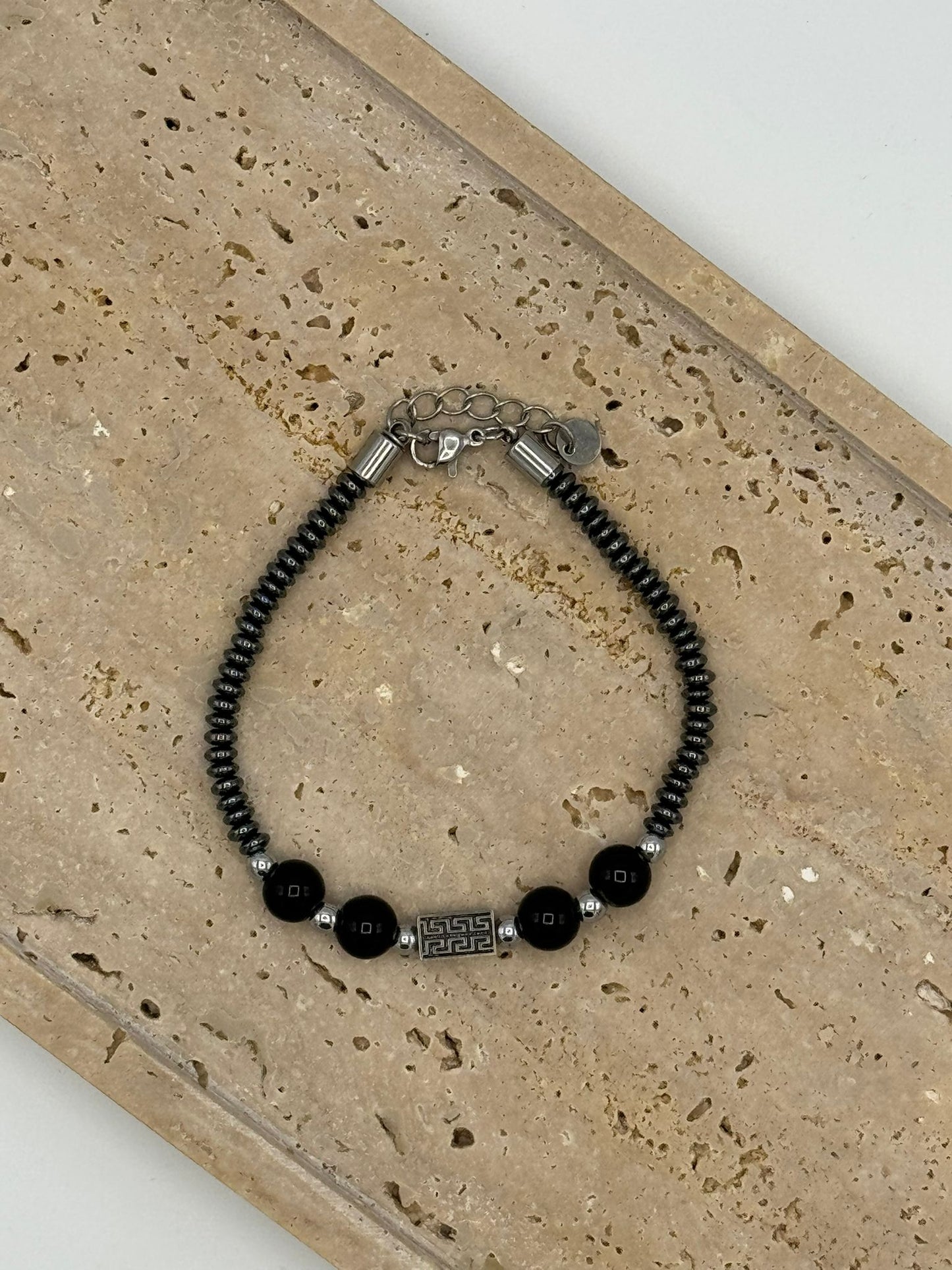 Pulseira Homem Geometrica com Pedras Pretas e Metal