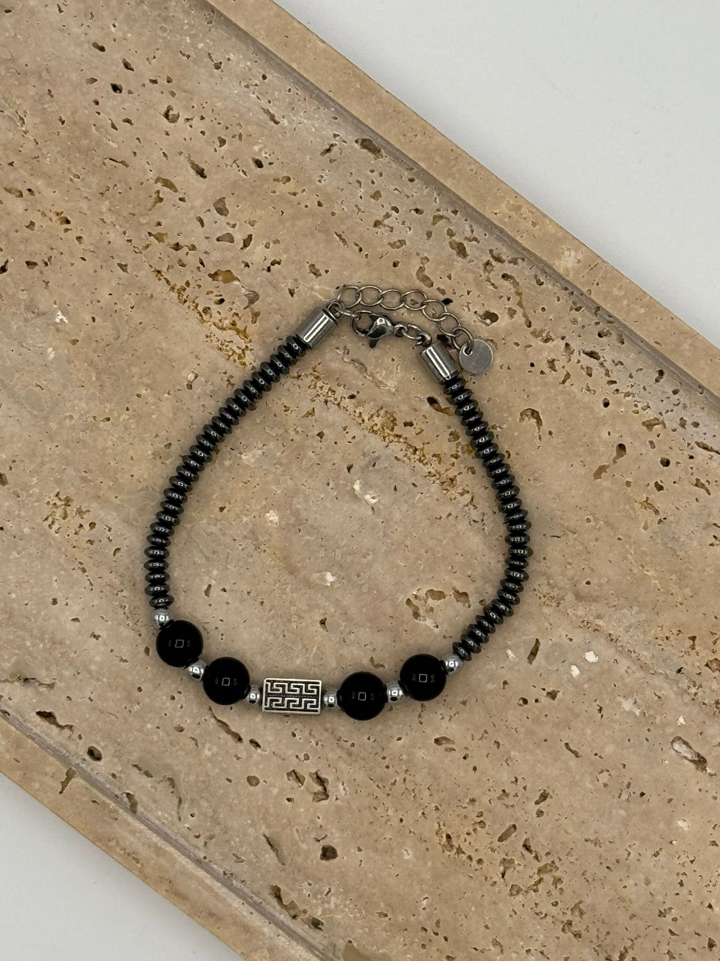 Pulseira Homem Geometrica com Pedras Pretas e Metal