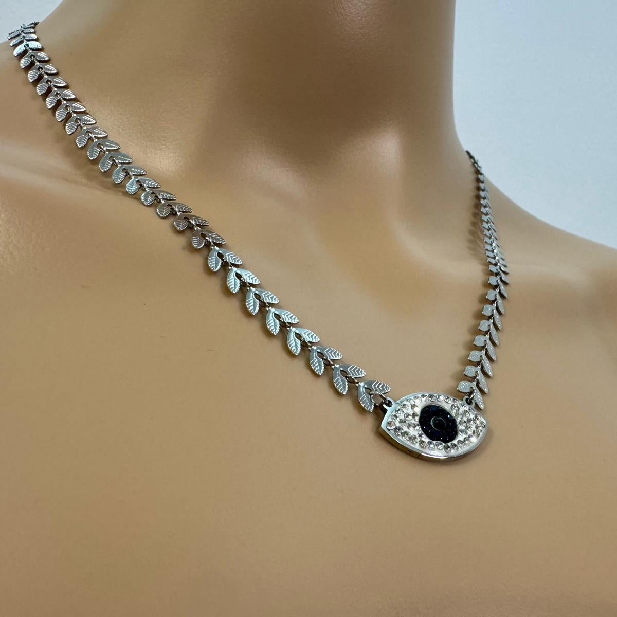 Fio de Inox Evil Eye e Folhinhas Prateado