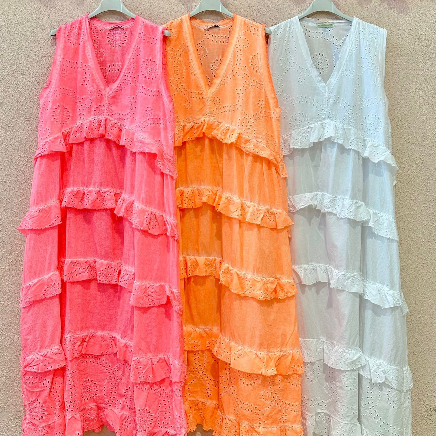 Vestido Longo Alças com Folhos e Aplicaçoes Bordado Inglês sem Forro (VARIEDADES) Rosa