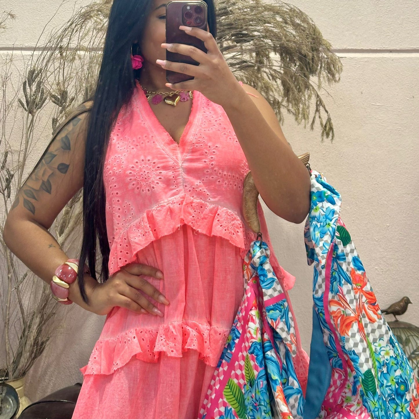 Vestido Longo Alças com Folhos e Aplicaçoes Bordado Inglês sem Forro (VARIEDADES) Rosa