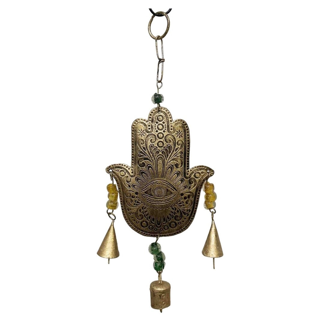 Espanta Espirito Dourado, Mão Hamsá, sinos, pedras verde e amarelo (15cm) - Essencia Pura
