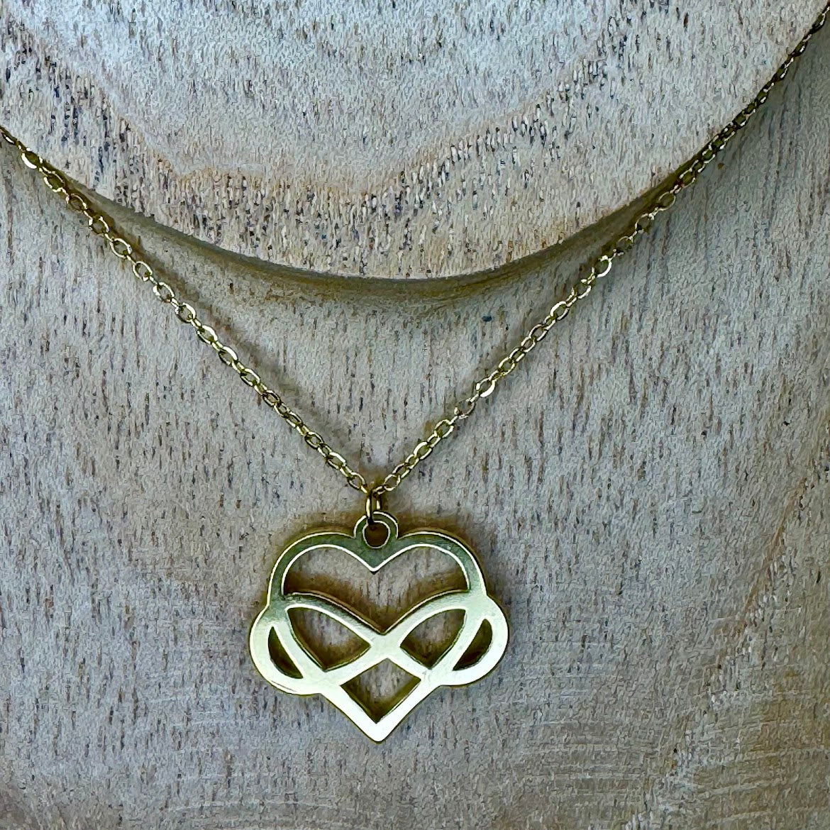 Colar de Aço (Coração, Boa Sorte, Mama, Libelinha) Mama Pequena