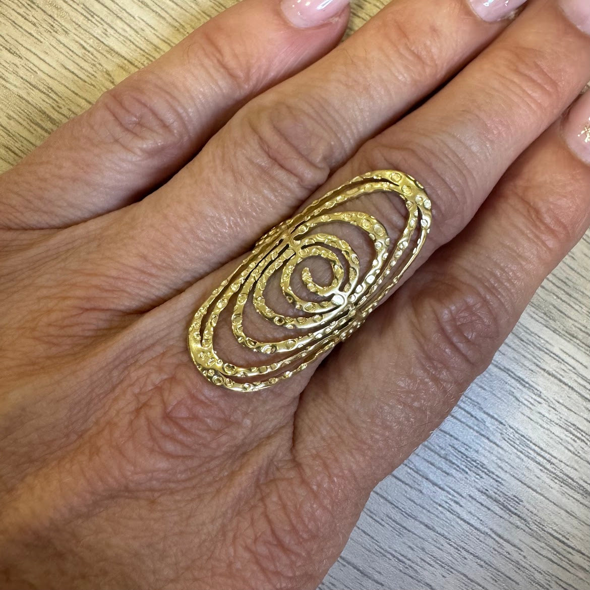 Anel Inox Espiral Estampado VARIEDADES (Prateado/Dourado)