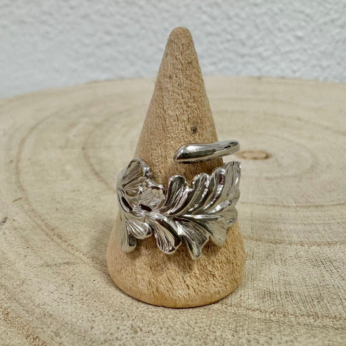 Anel Folha Grossa VARIEDADES Dourado