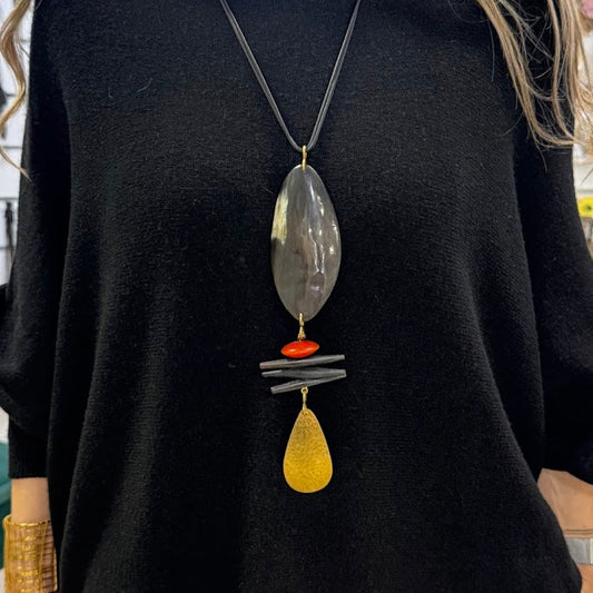 Colar Quenia, Mbavu, Chapa Grande Oval de Osso