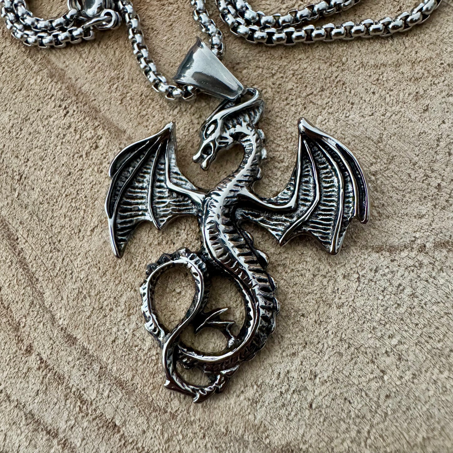 pendente Homem Prateado - Dragão