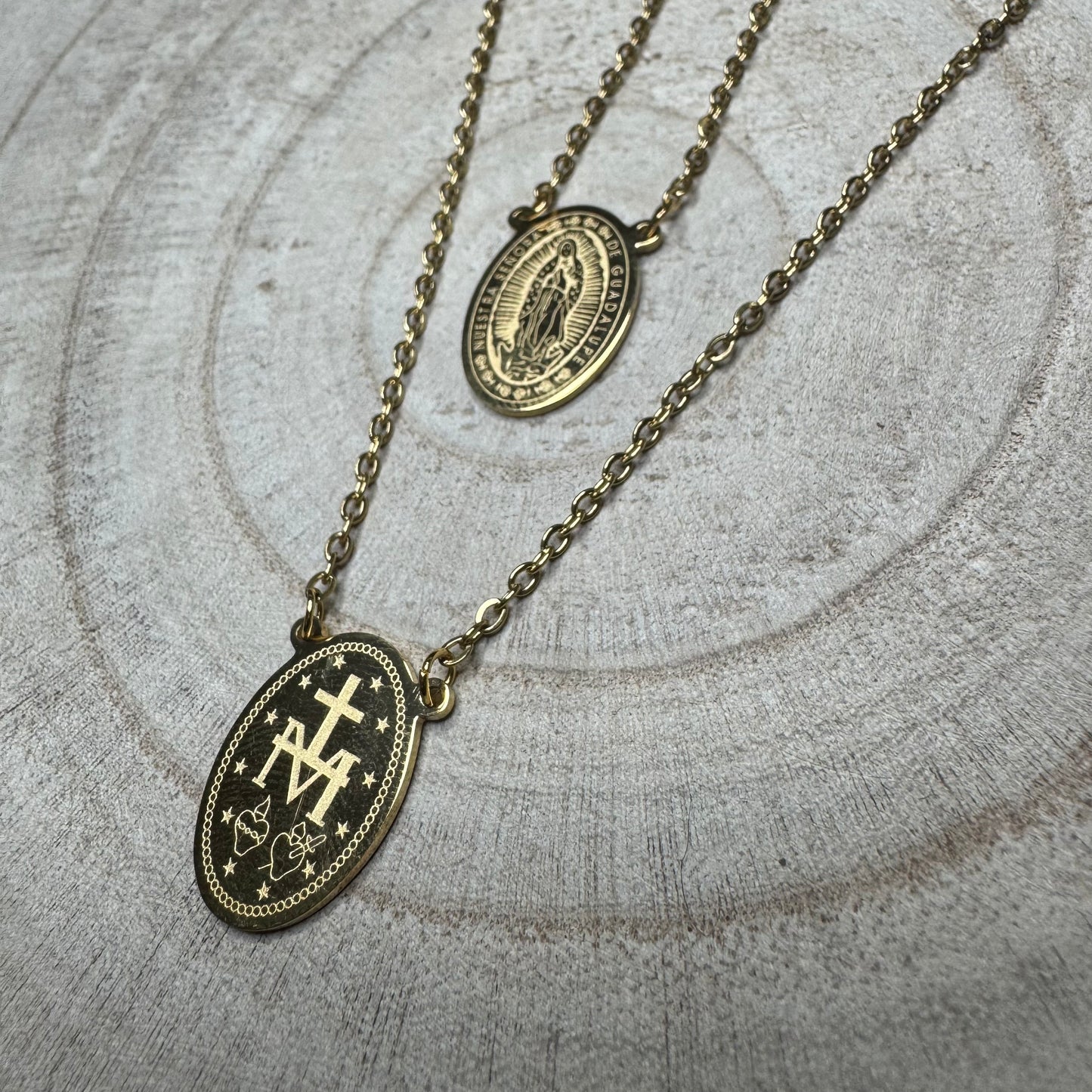 Escapulário Nossa Sra Guadalupe Dourado