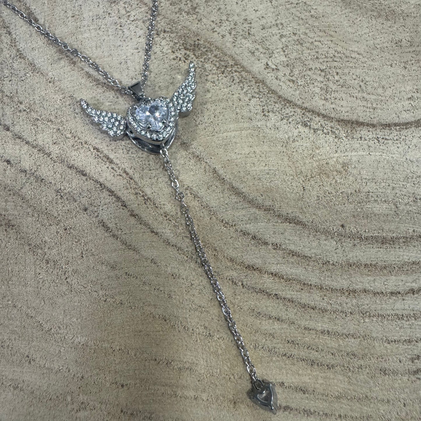 Fio Brilhantes Asas que Batem Prateado