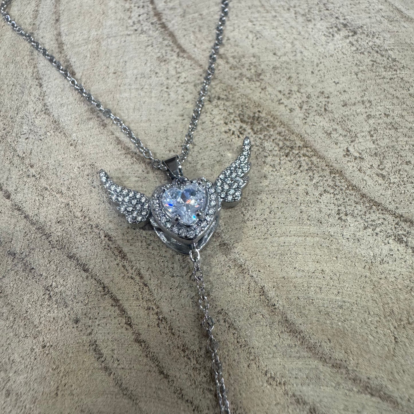 Fio Brilhantes Asas que Batem Prateado