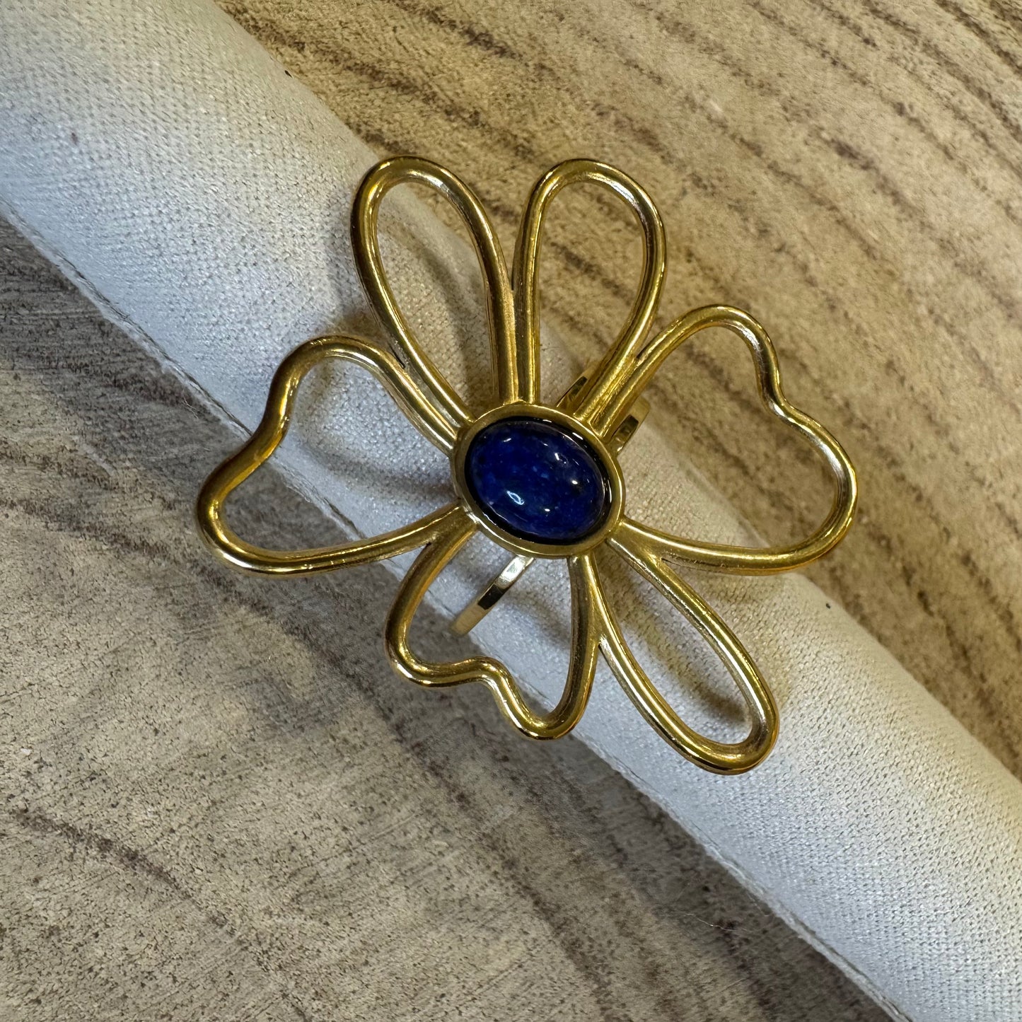 Anel Flor Assimétrica Grande Lápis Lazuli