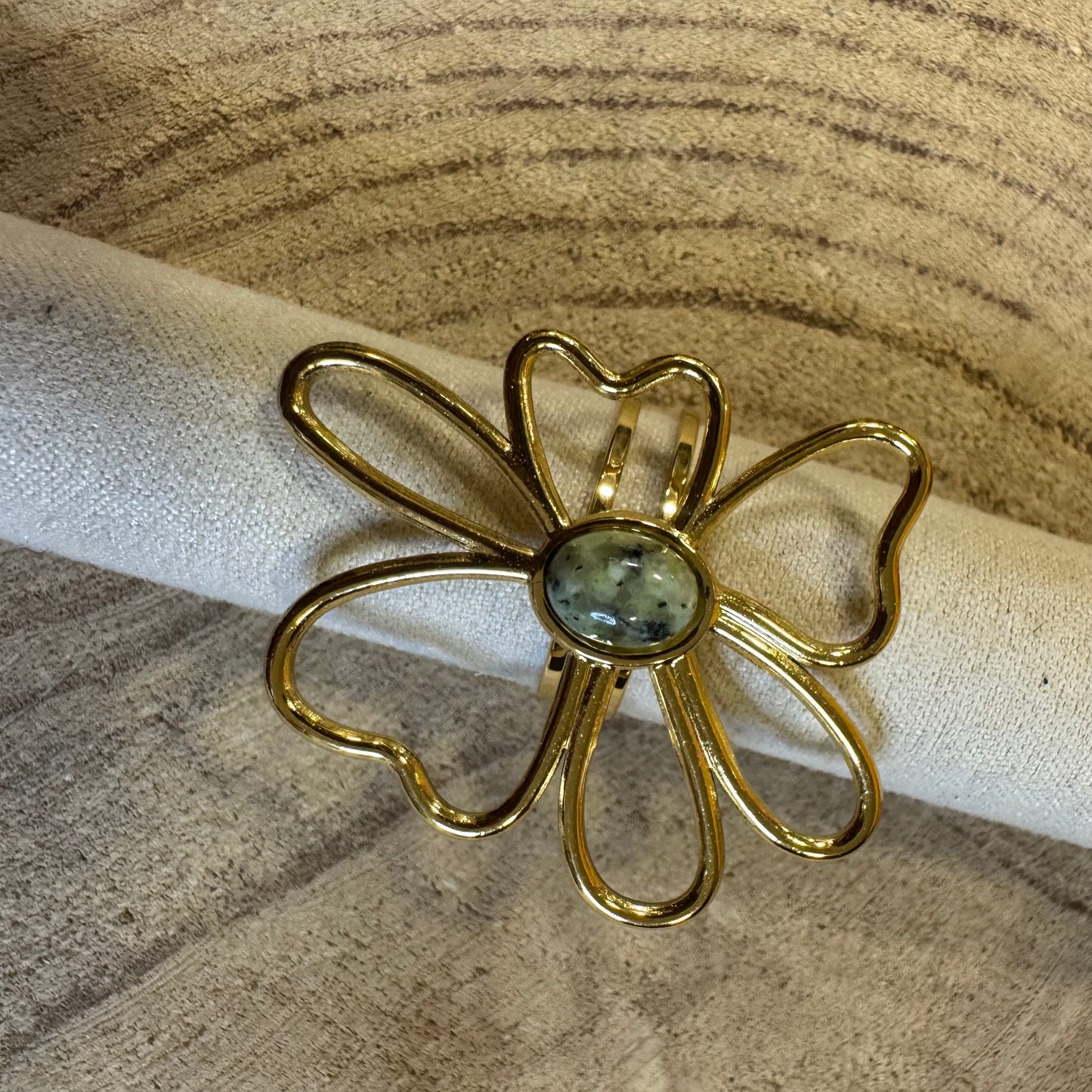 Anel Flor Assimétrica Grande Serpentina