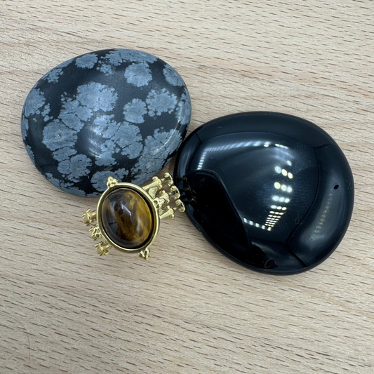 Anel 3 Voltas Com Pedra Oval Olho de Tigre Dourado