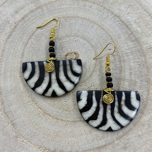 Brincos Quenia, Zebra com 3 Miçangas