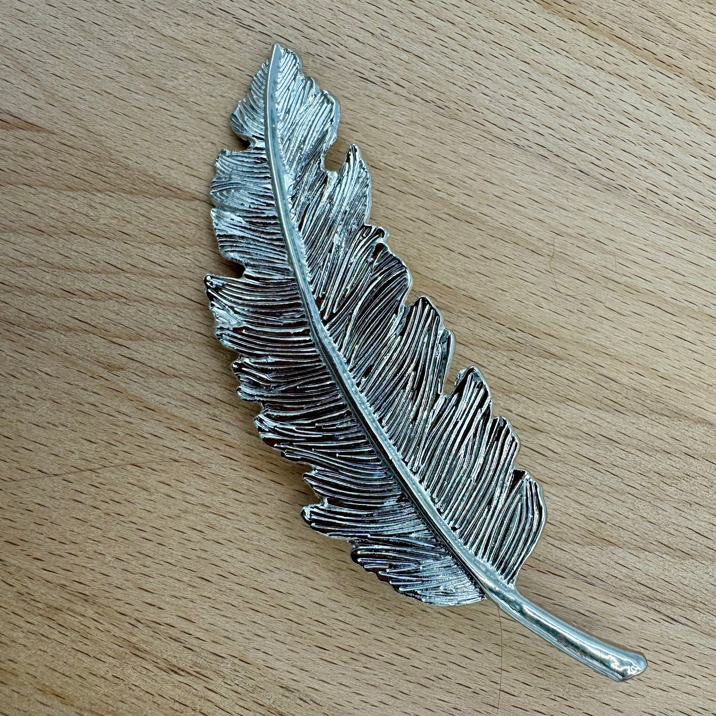 Mola de Cabelo Pena Grande Prateado