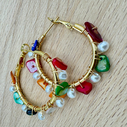 Brincos Argolas Médias com Cascalho Multicolor