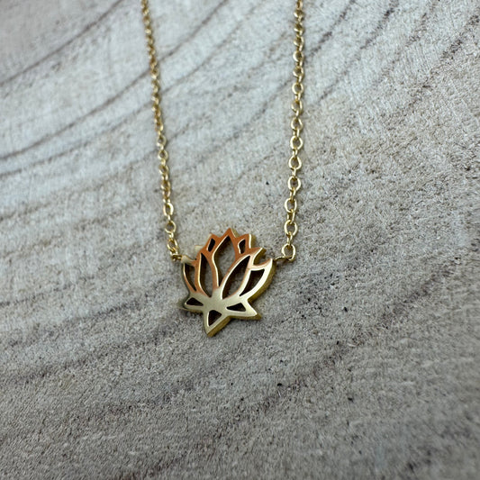 Flor de Lotús Recortada Pequena Dourado