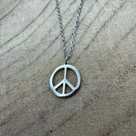 Fio Medalha Paz Recortada Prateado