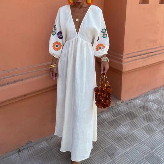 Vestido Wiya com Flores Bordadas na Manga, Bege